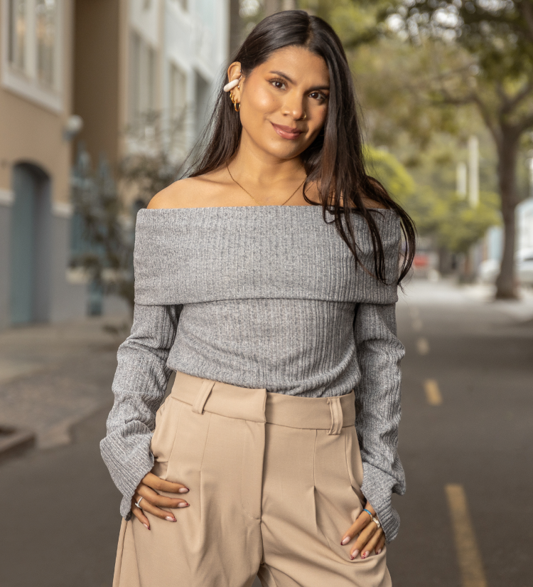 Chompa Off Shoulder Gris
